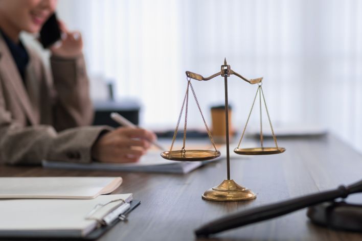What Your Law Firm Receptionist Needs To Know When Answering Business Calls